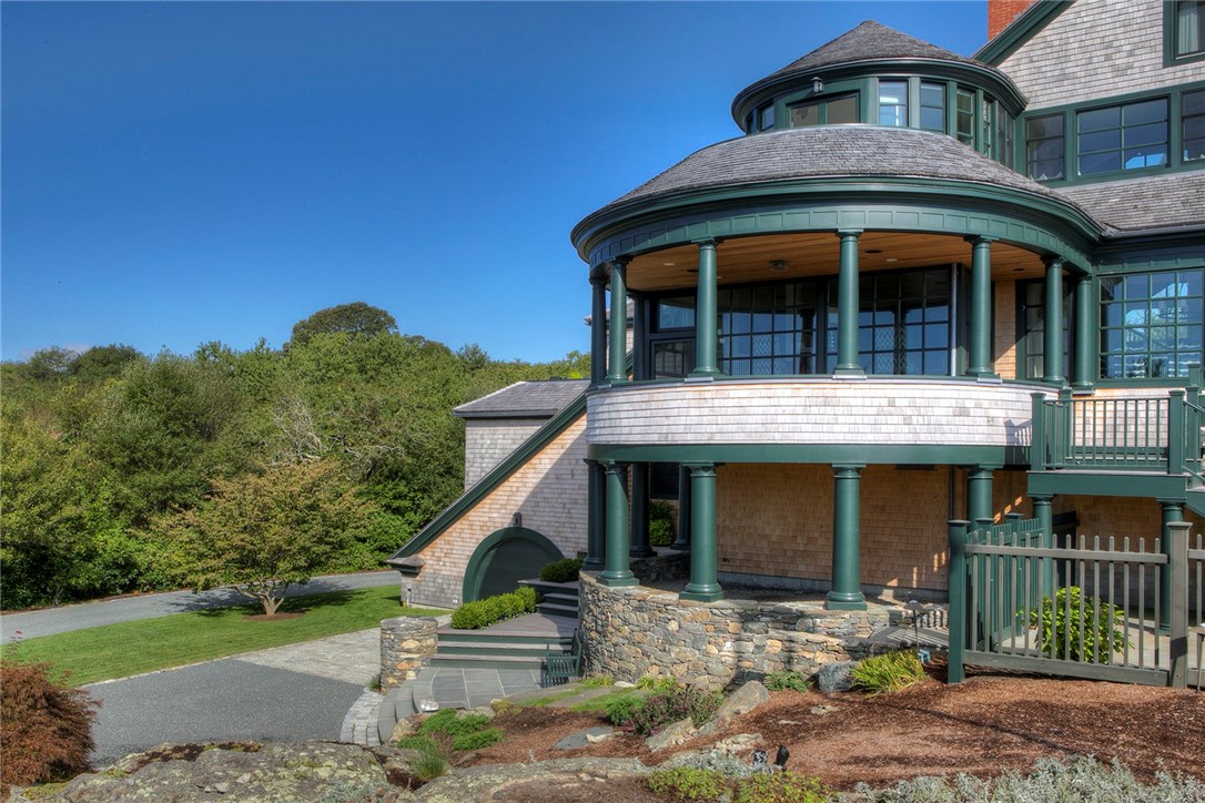 146 Brenton Road Newport, RI 02840 - Photo 4 of 39 Gallery Image 4