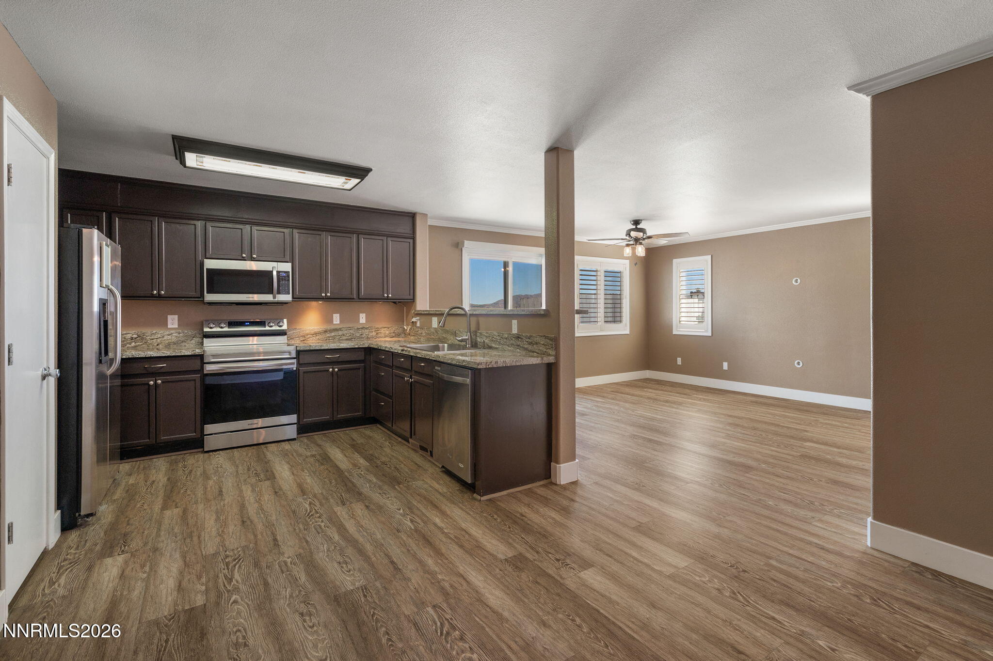 8827 Red Baron Boulevard Reno, NV 89506 - Photo 5 of 19 15-web-or-mls-8827 Red Baron-16