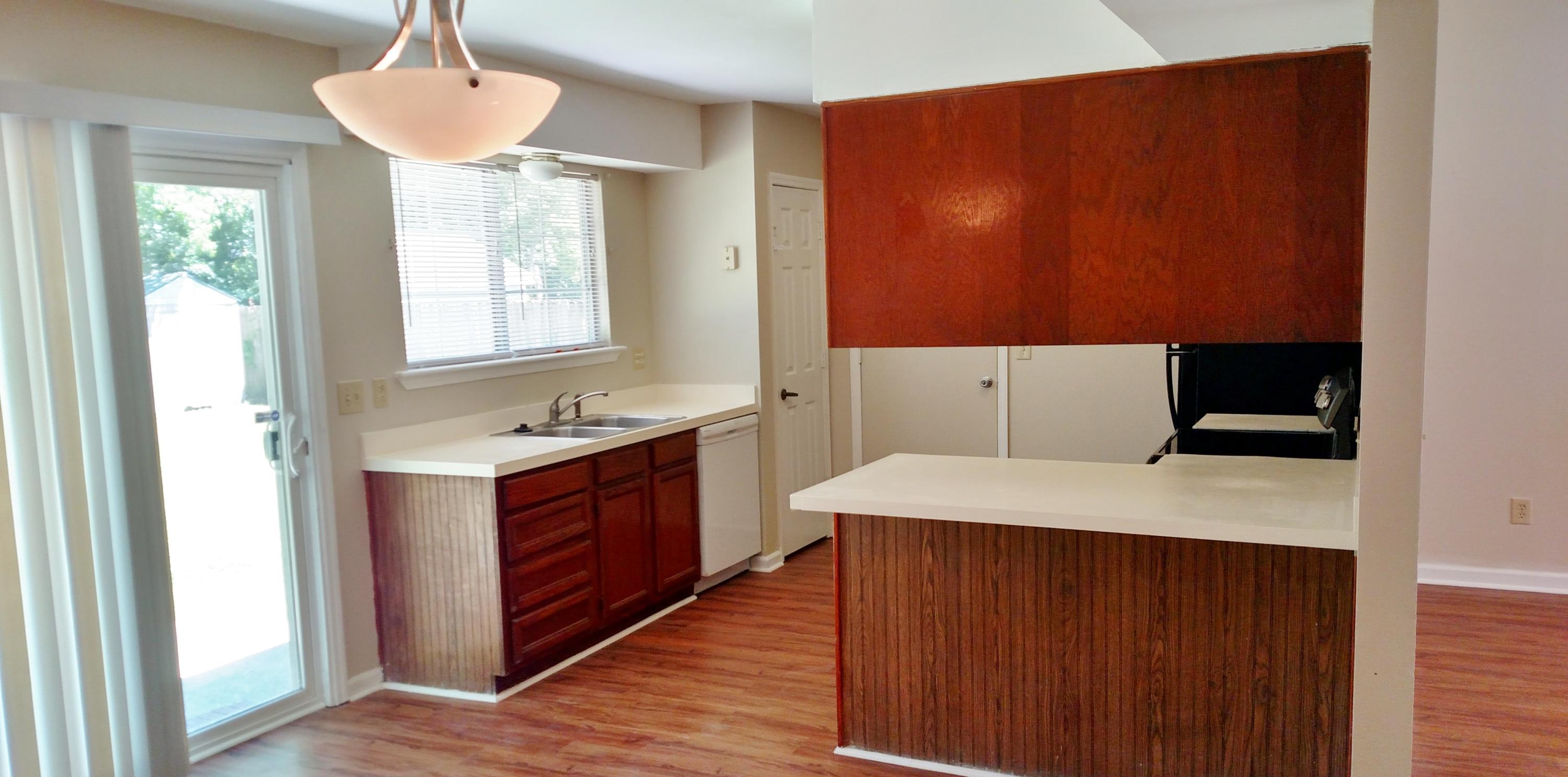 401 Laurel Ridge Road North Charleston, SC 29418 - Photo 6 of 26 Dining Area