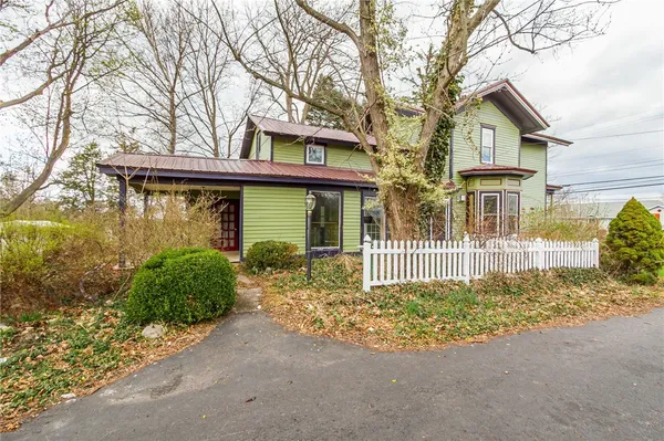 $199,900 | 4227 Highway 5, Hopewell, NY 14424