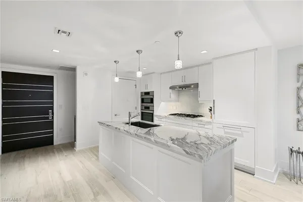 $2,795,000 | 6897 Grenadier Boulevard, Unit 206, Naples, FL 34108