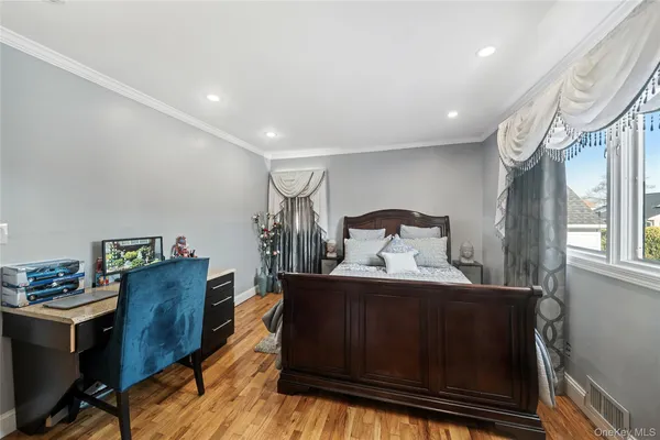 $749,999 | 13 Noon Place, Freeport, NY 11520