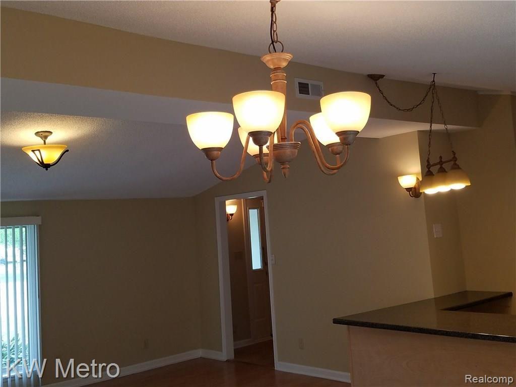 1785 Scheifle Road Walled Lake, MI 48390 - Photo 14 of 53 20180531_124329.jpg