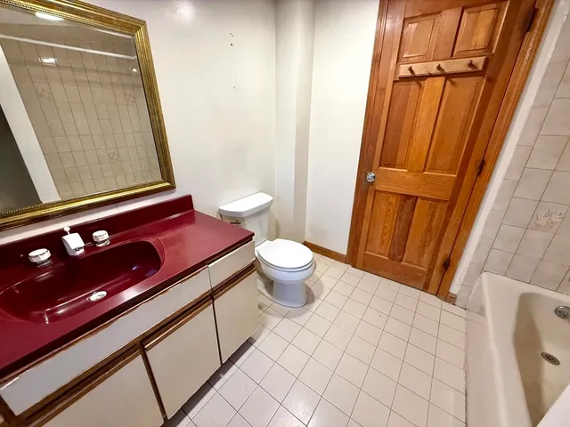 $2,300 | 12 Keenan Street, Unit 3, Watertown, MA 02472