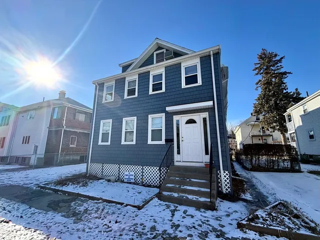 $2,300 | 12 Keenan Street, Unit 3, Watertown, MA 02472