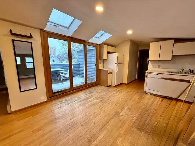 $2,300 | 12 Keenan Street, Unit 3, Watertown, MA 02472