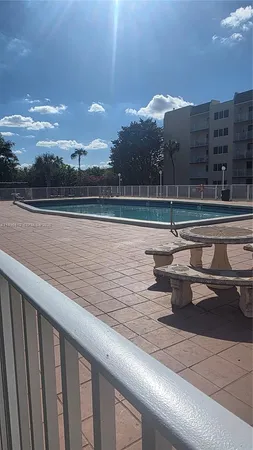 $2,850 | 6930 Miami Gardens Drive, Unit 1412, Hialeah, FL 33015