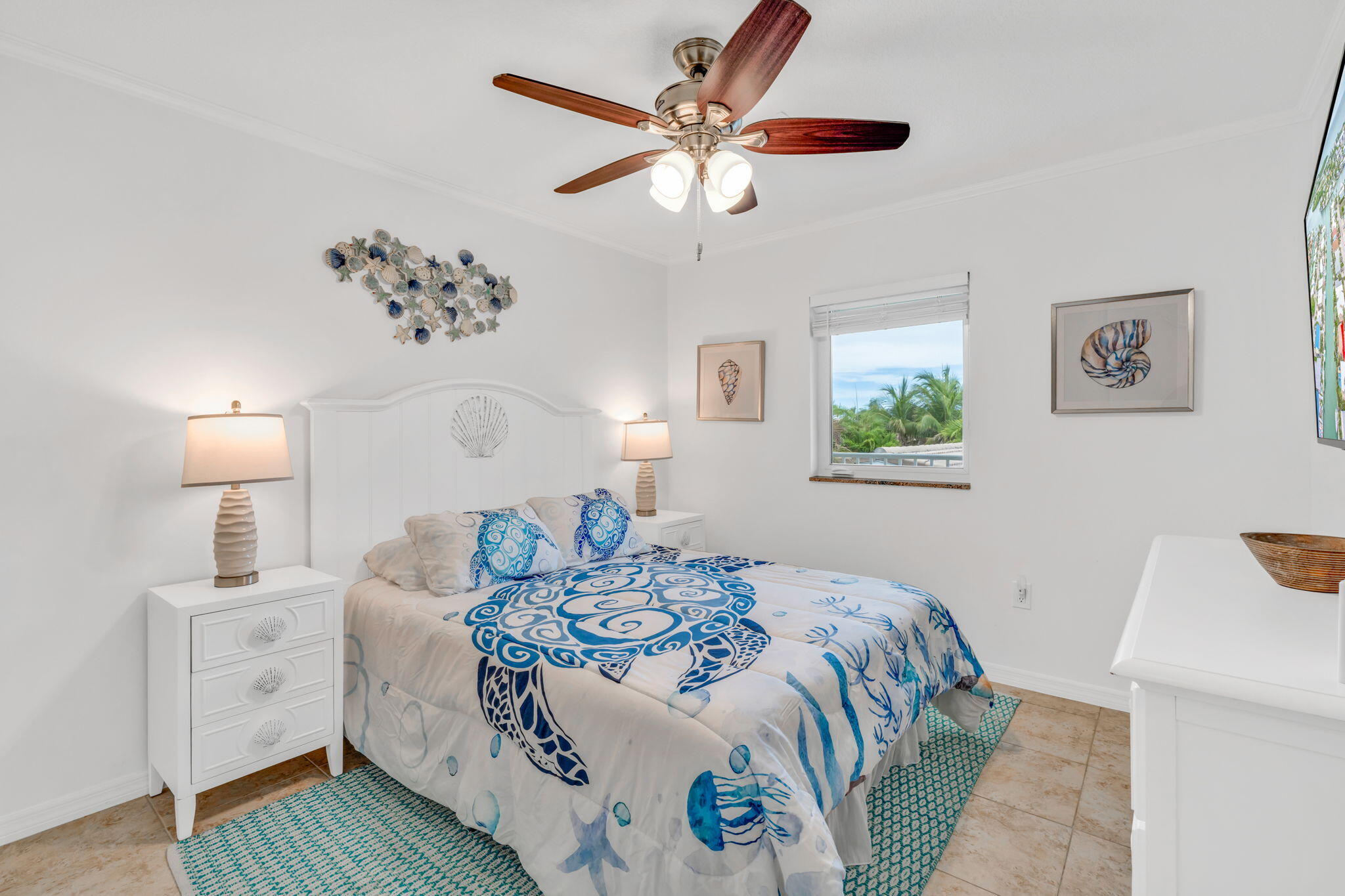 581 10th Street Key Colony Beach, FL 33051 - Photo 22 of 50 Guest Bedroom 1