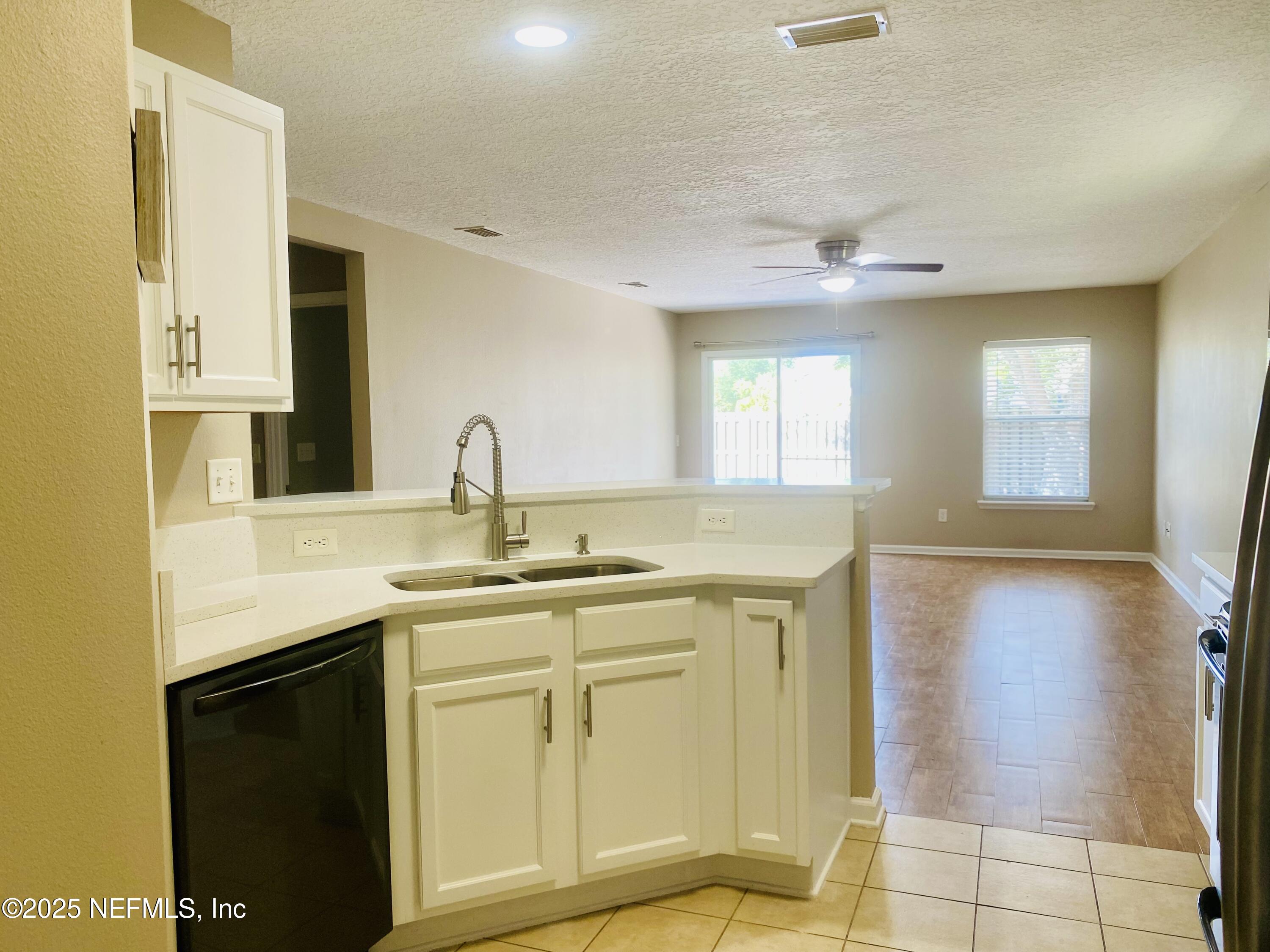 196 Brookfall Drive St. Augustine, FL 32092 - Photo 11 of 24 Kitchen