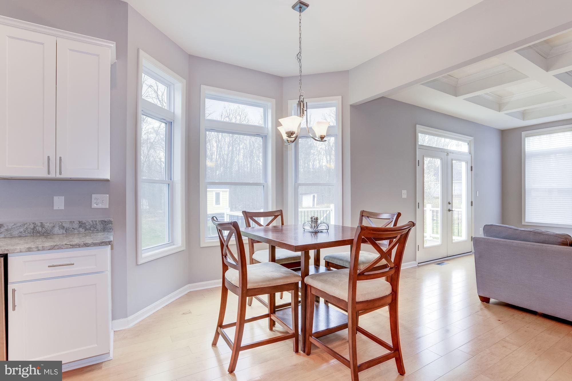 12433 Popes Head Road Clifton, VA 20124 - Photo 14 of 30 Breakfast Room with Bay Window