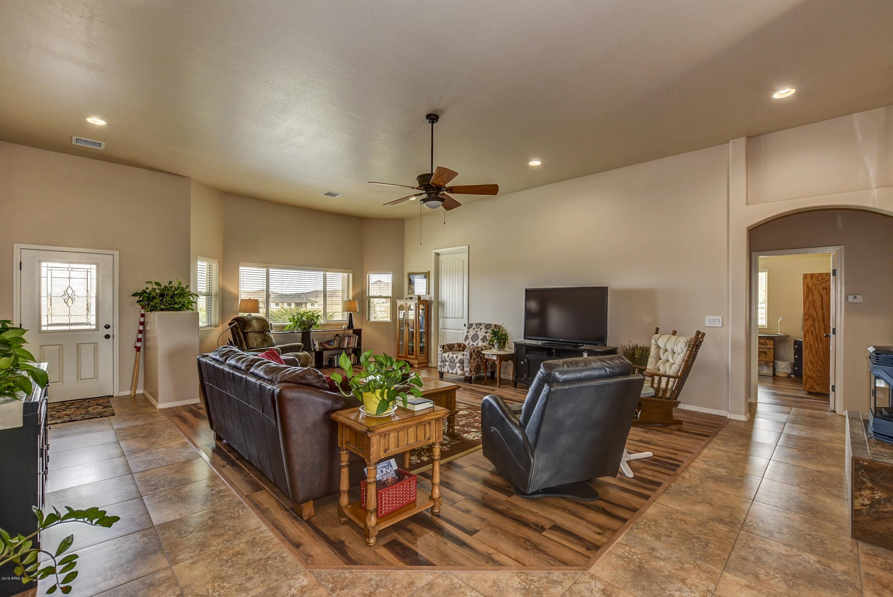 9375 East Hunters Ranch Road Prescott Valley, AZ 86315 - Photo 13 of 43 Living Room