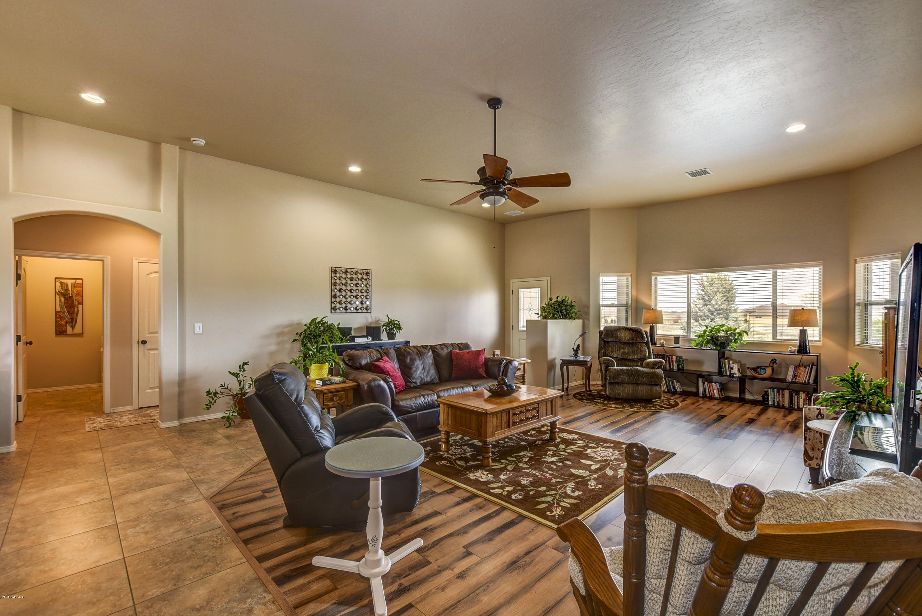9375 East Hunters Ranch Road Prescott Valley, AZ 86315 - Photo 14 of 43 Living Room