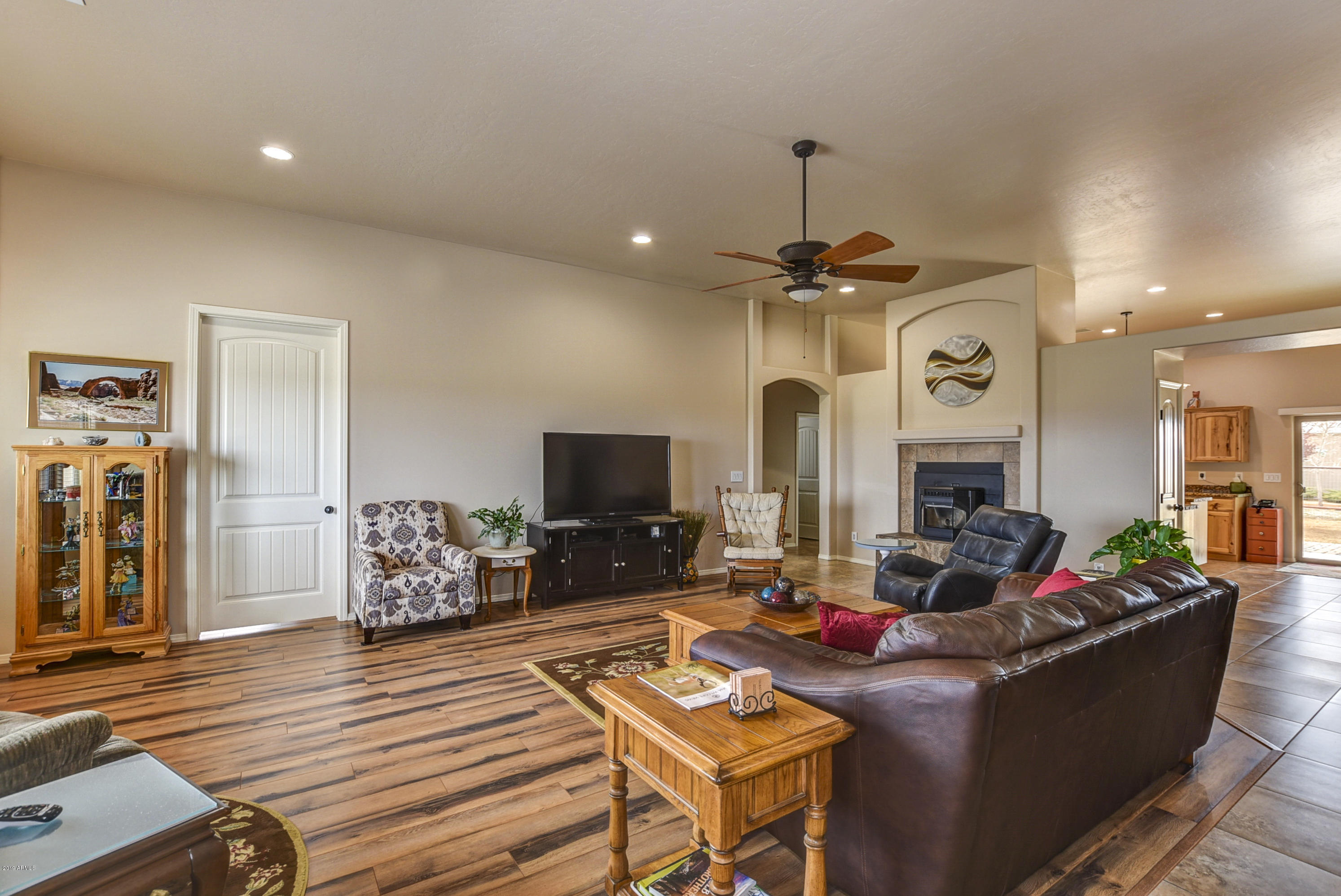 9375 East Hunters Ranch Road Prescott Valley, AZ 86315 - Photo 16 of 43 Living Room