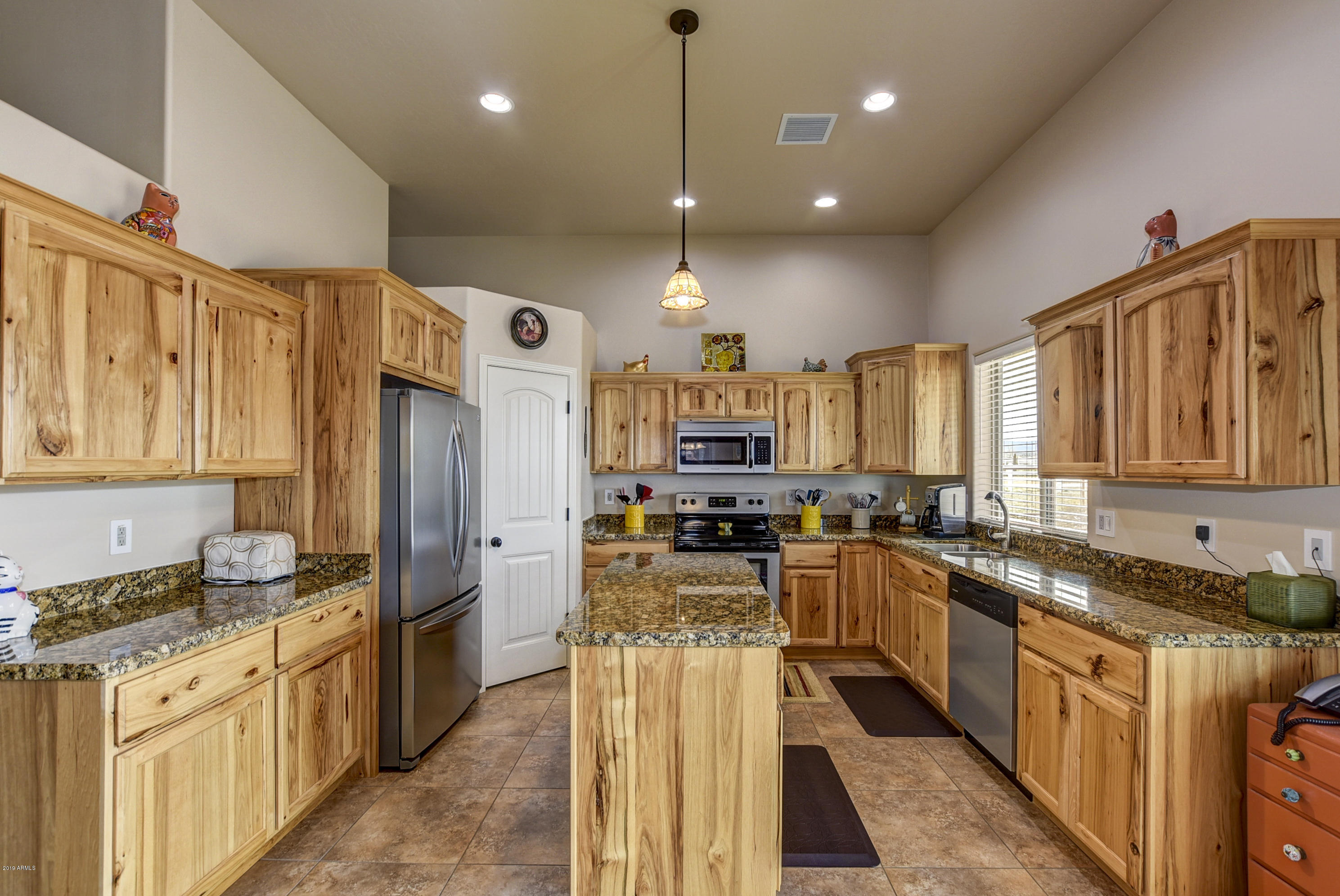 9375 East Hunters Ranch Road Prescott Valley, AZ 86315 - Photo 20 of 43 Kitchen