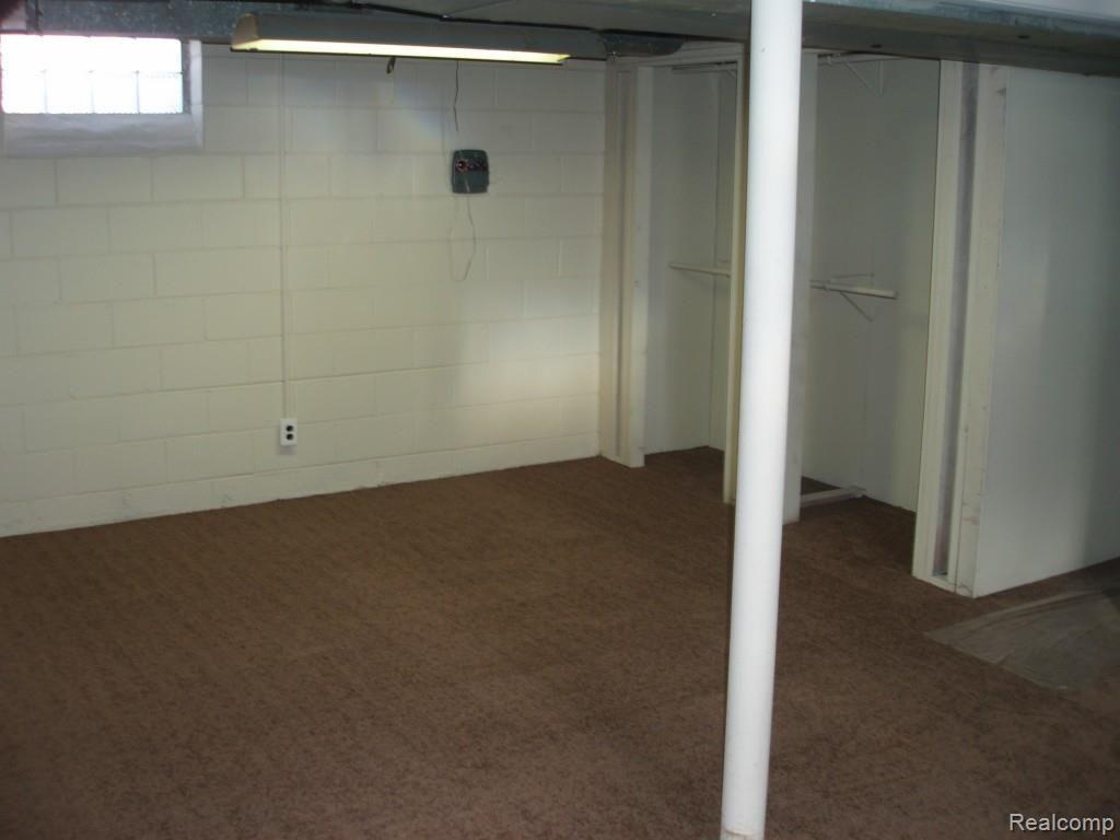 9293 Rosedale Boulevard Allen Park, MI 48101 - Photo 14 of 15 ANDREW 3-5-14 142.jpg