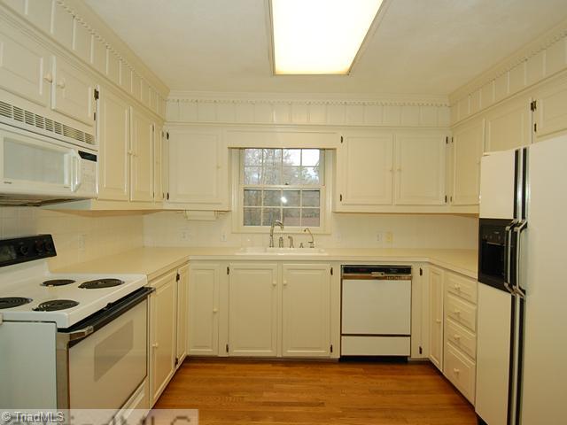 1025 Chester Road Winston-Salem, NC 27104 - Photo 5 of 16 Kitchen.