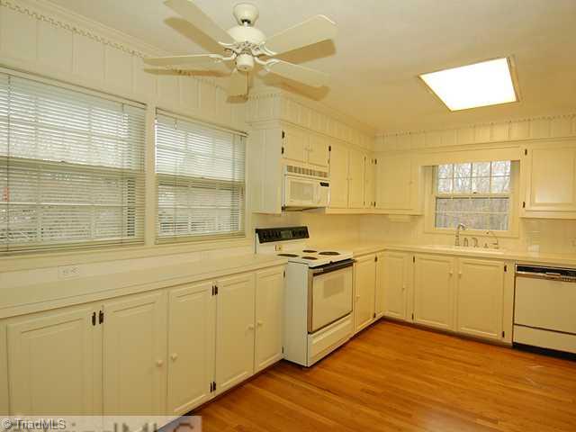 1025 Chester Road Winston-Salem, NC 27104 - Photo 6 of 16 Kitchen.