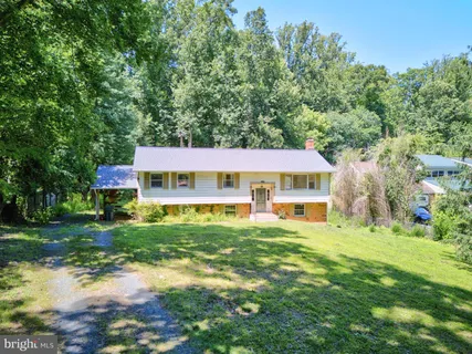 $850,000 | 9040 Weant Drive, Great Falls, VA 22066