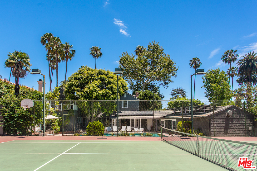 601 Foothill Road Beverly Hills, CA 90210 - Photo 16 of 16