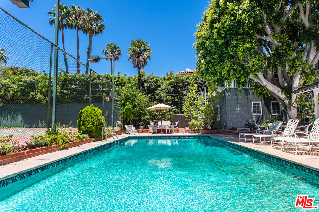 601 Foothill Road Beverly Hills, CA 90210 - Photo 5 of 16