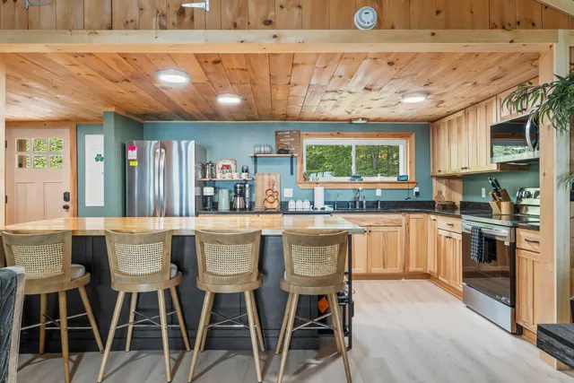 $1,799,000 | 7 Papoose Island Road, Raymond, ME 04071