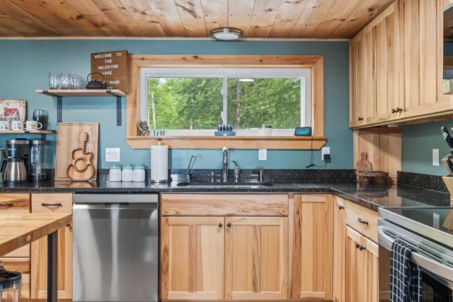 $1,799,000 | 7 Papoose Island Road, Raymond, ME 04071
