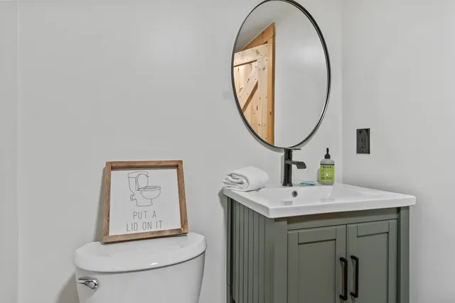 $1,799,000 | 7 Papoose Island Road, Raymond, ME 04071