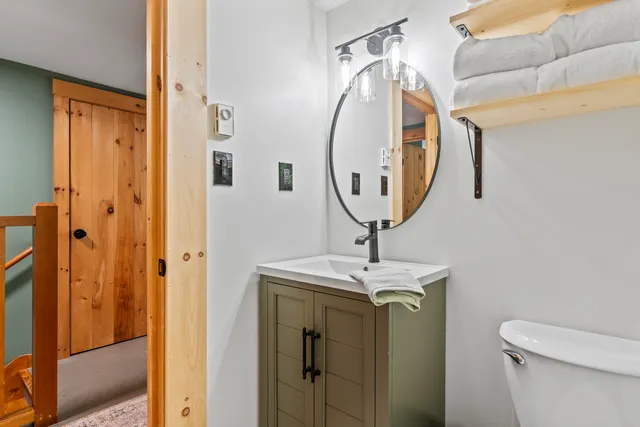 $1,789,000 | 7 Papoose Island Road, Raymond, ME 04071