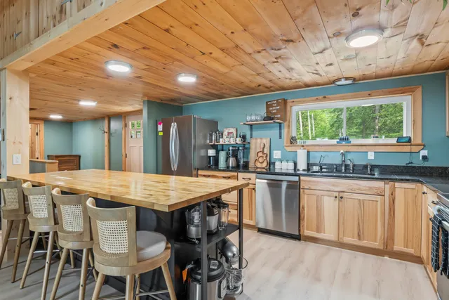 $1,789,000 | 7 Papoose Island Road, Raymond, ME 04071