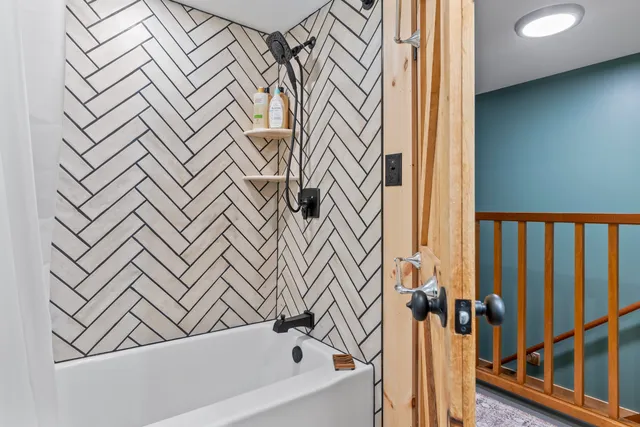 $1,789,000 | 7 Papoose Island Road, Raymond, ME 04071