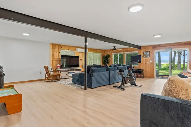 $1,799,000 | 7 Papoose Island Road, Raymond, ME 04071