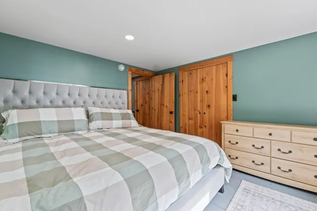 $1,789,000 | 7 Papoose Island Road, Raymond, ME 04071