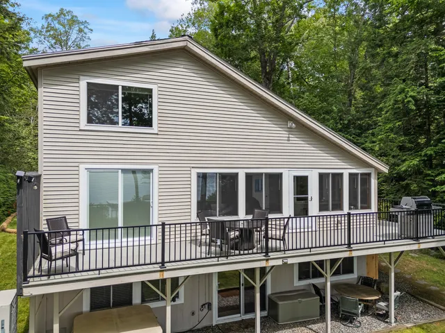 $1,789,000 | 7 Papoose Island Road, Raymond, ME 04071