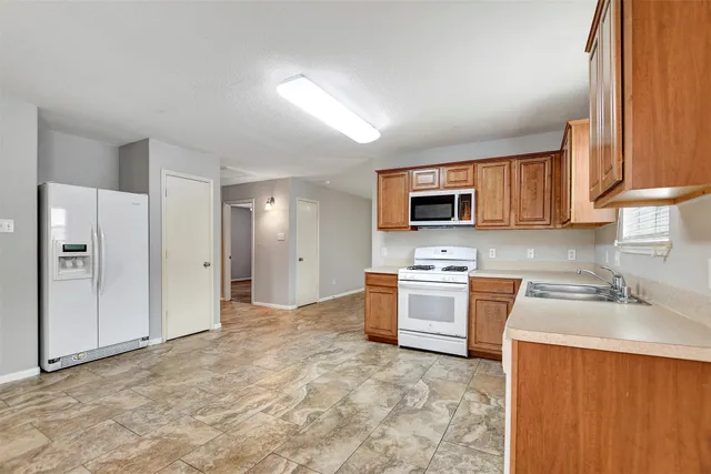 $1,695 | 12319 Chute Forest Court, Houston, TX 77014