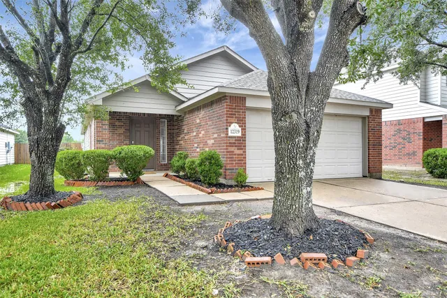 $1,695 | 12319 Chute Forest Court, Houston, TX 77014