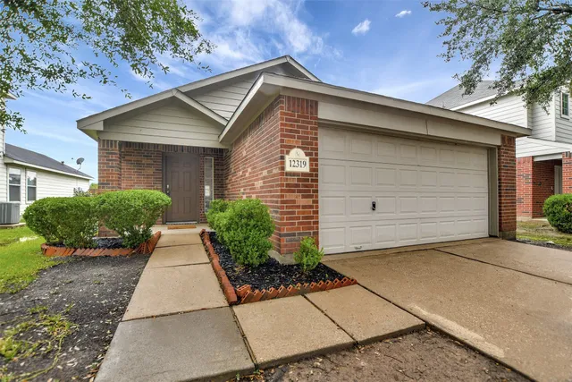 $1,695 | 12319 Chute Forest Court, Houston, TX 77014