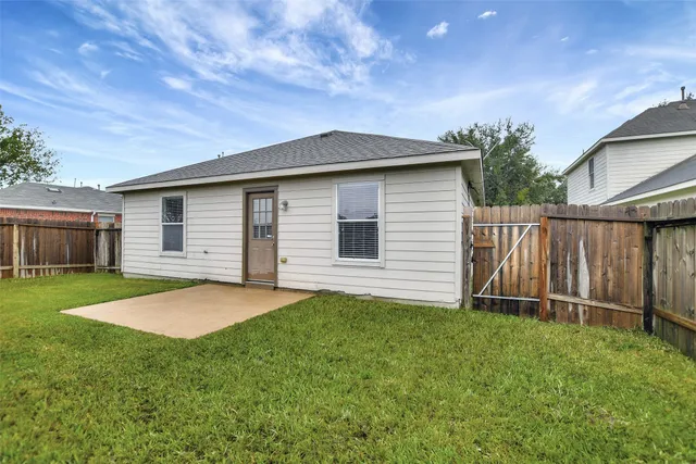 $1,695 | 12319 Chute Forest Court, Houston, TX 77014