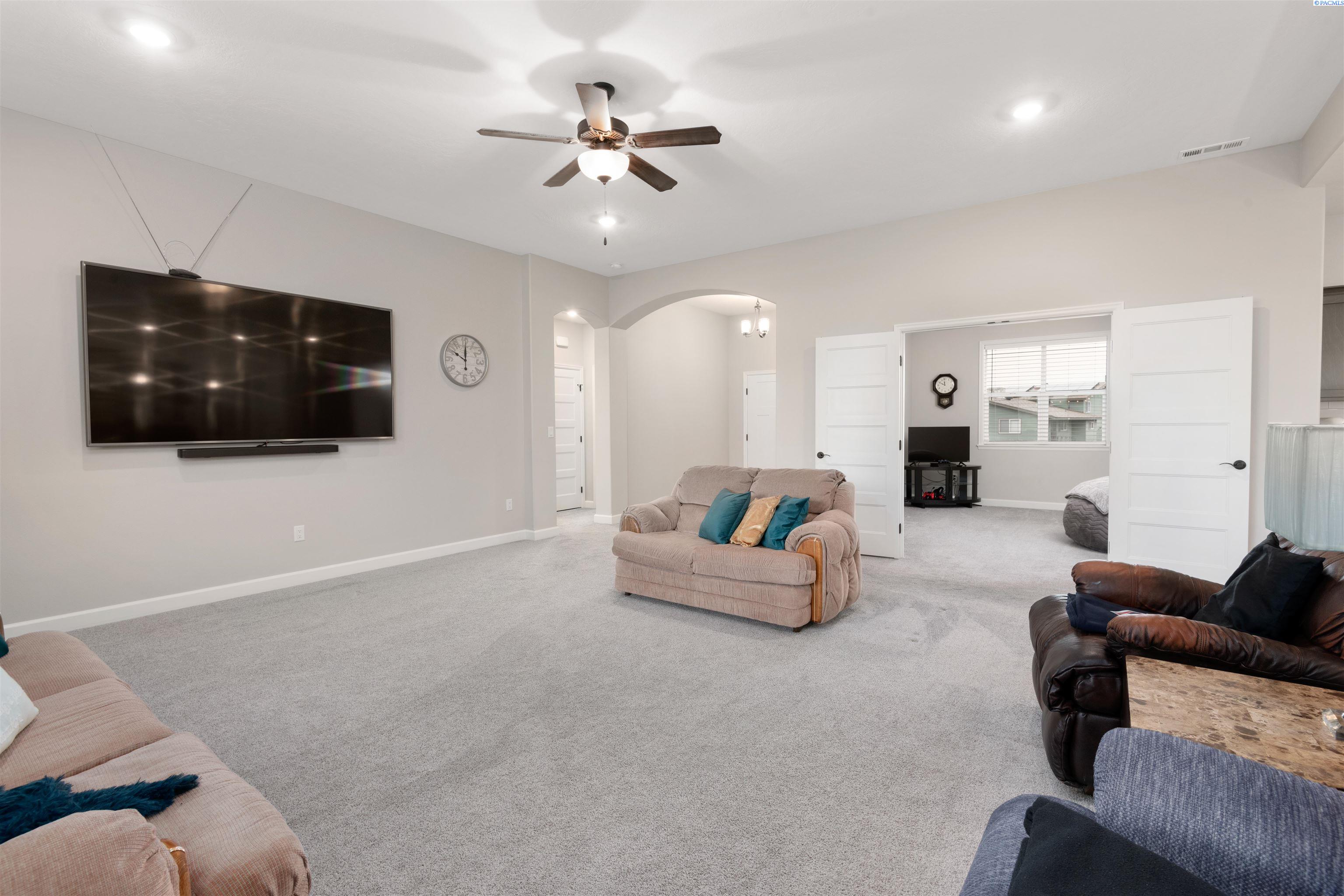 7201 Richardson Road Pasco, WA 99301 - Photo 8 of 30 Gallery Image 8