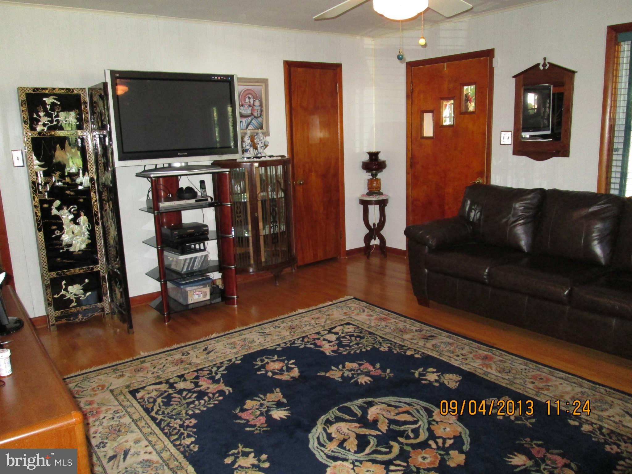 708 North Reymann Street Ranson, WV 25438 - Photo 2 of 25 Living Room