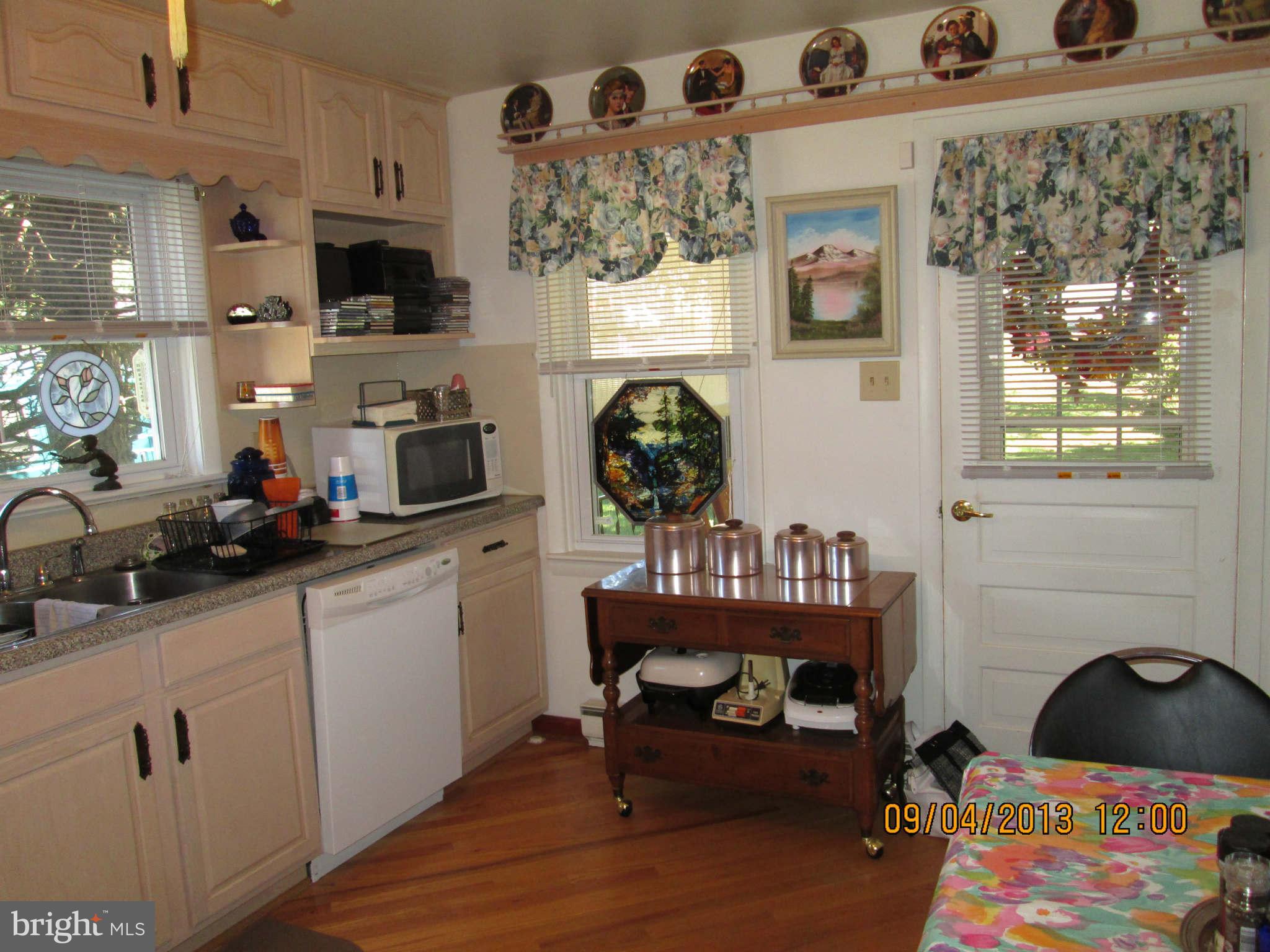 708 North Reymann Street Ranson, WV 25438 - Photo 4 of 25 Kitchen