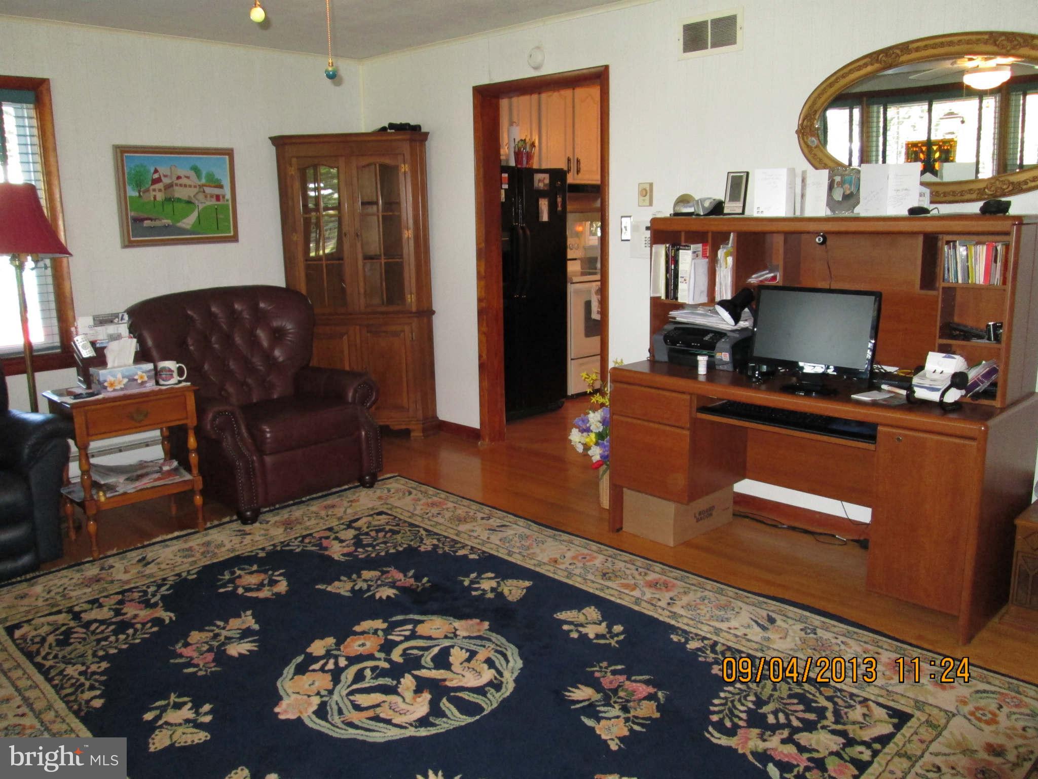 708 North Reymann Street Ranson, WV 25438 - Photo 5 of 25 Living Room
