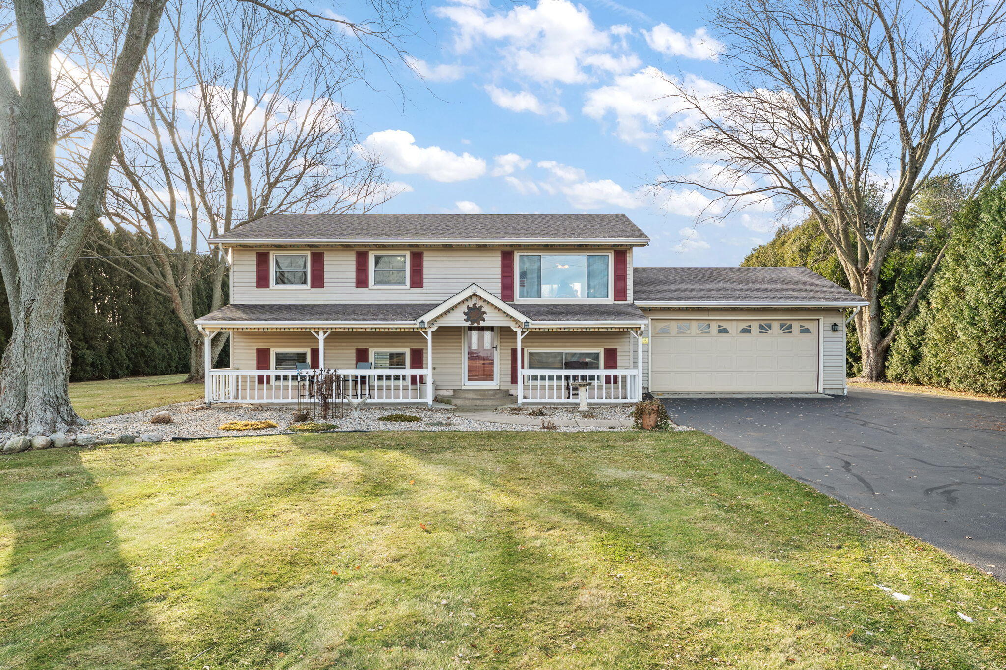 346 East 100 South Valparaiso, IN 46383 - Photo 2 of 26 2048x1365