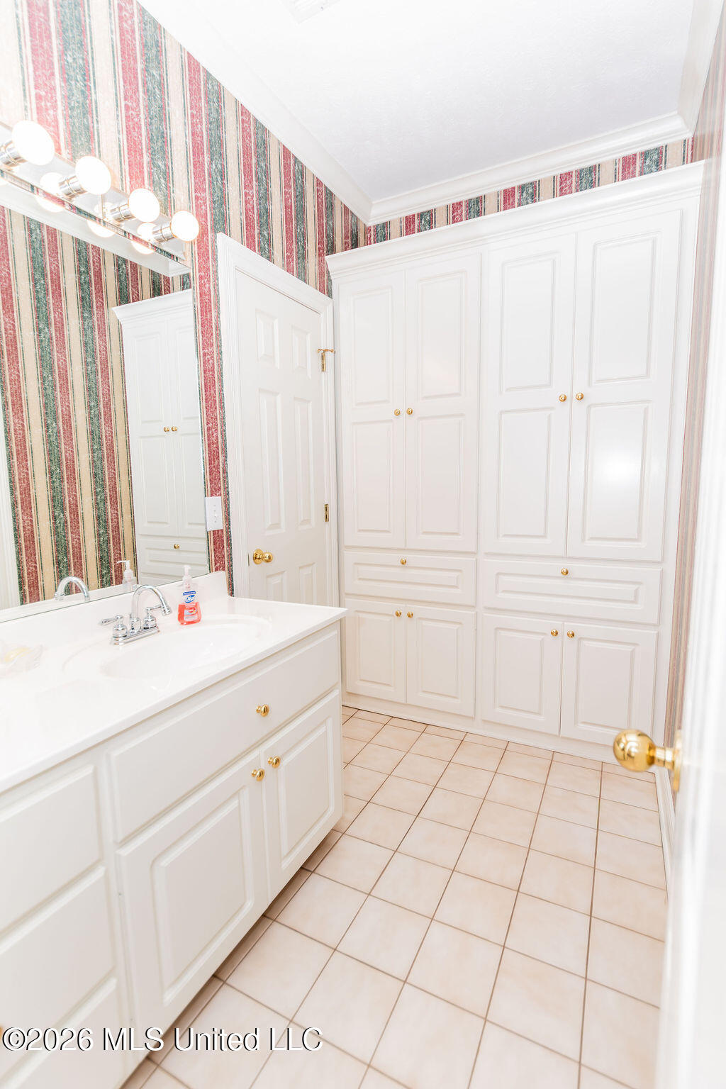 405 Eastpointe Cove Madison, MS 39110 - Photo 32 of 39 2G9A4525
