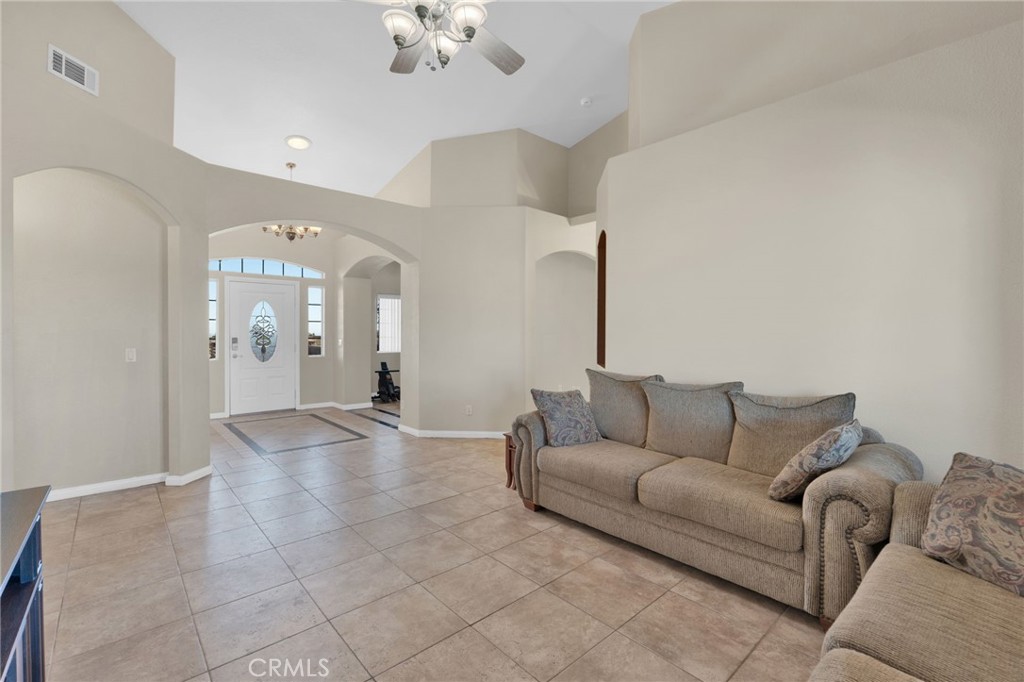7435 Solano Road Phelan, CA 92371 - Photo 9 of 65