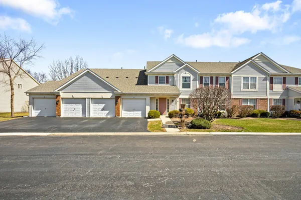 $217,000 | 13809 South Bristlecone Drive, Unit A, Plainfield, IL 60544