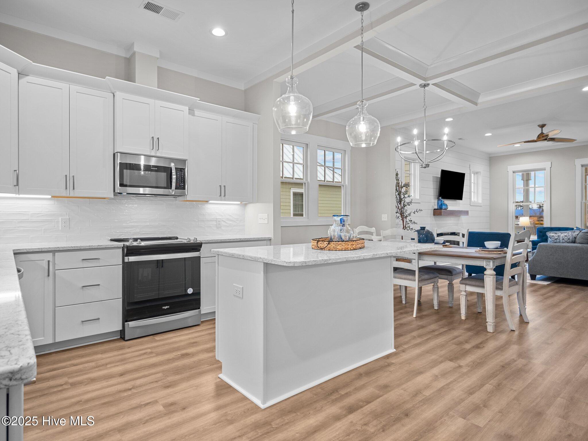 214 Ward Road Swansboro, NC 28584 - Photo 4 of 43 Great Room