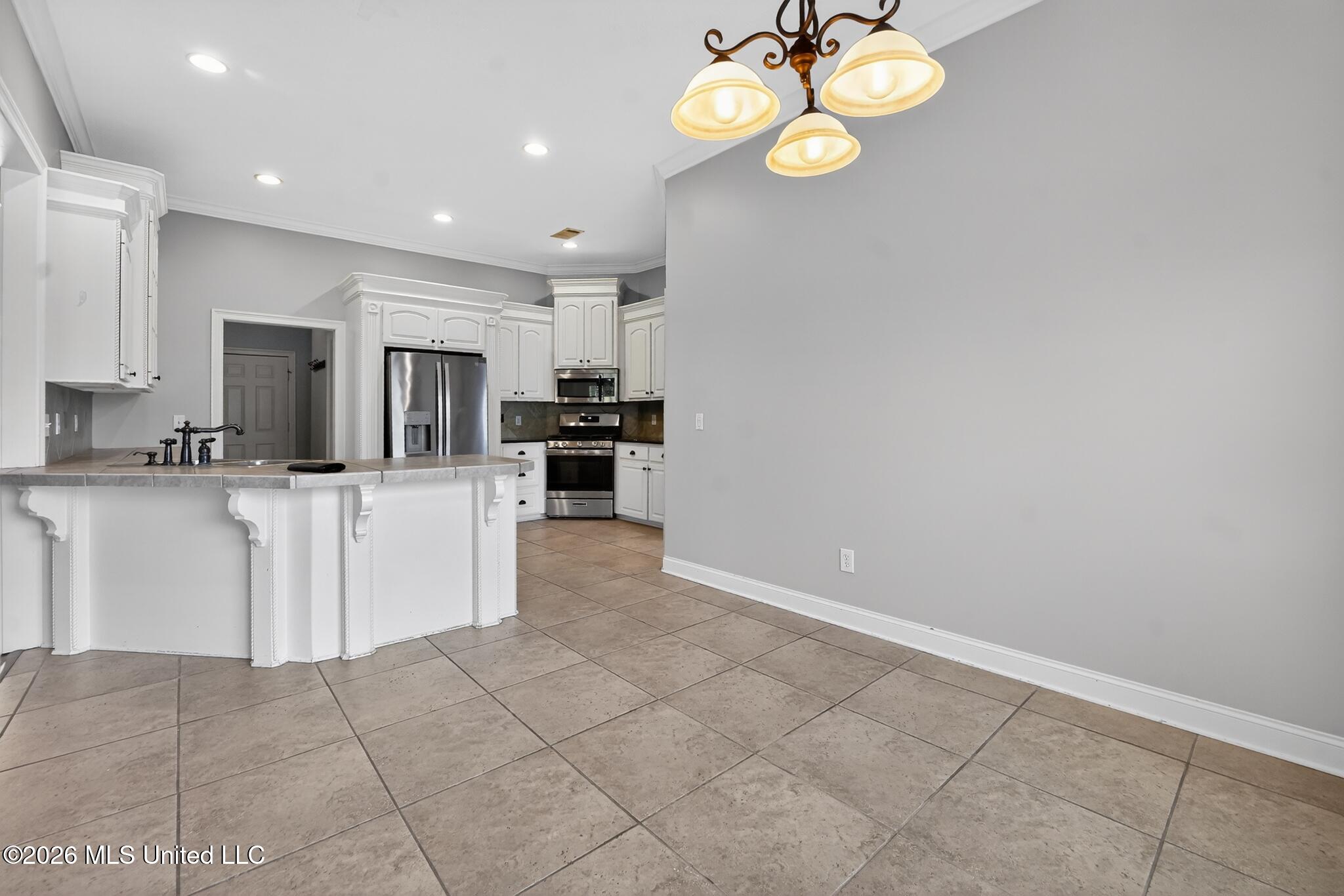 308 Turtle Hollow Brandon, MS 39047 - Photo 14 of 40 12_308_Turtle_Hollow-Kitchen-8057