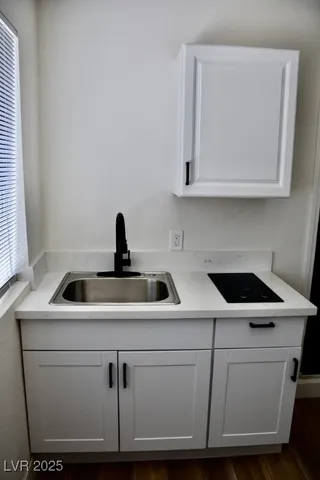 $2,500 | 6520 Evergreen Avenue, Las Vegas, NV 89107