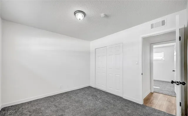 $2,500 | 6520 Evergreen Avenue, Las Vegas, NV 89107