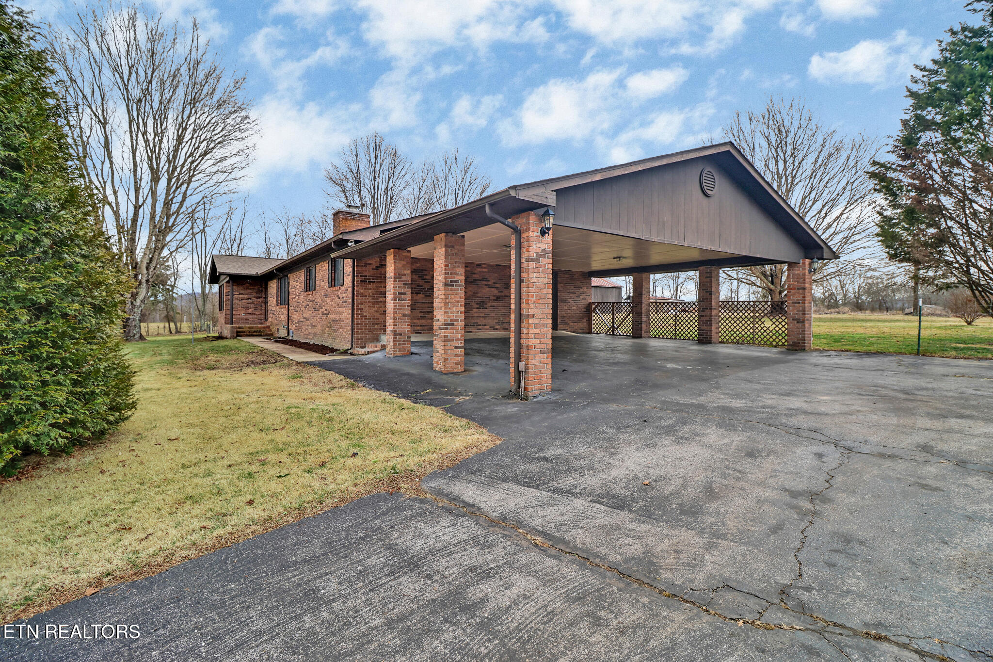 2359 Open Range Road Crossville, TN 38555 - Photo 4 of 50 if1a9304-if1a9308